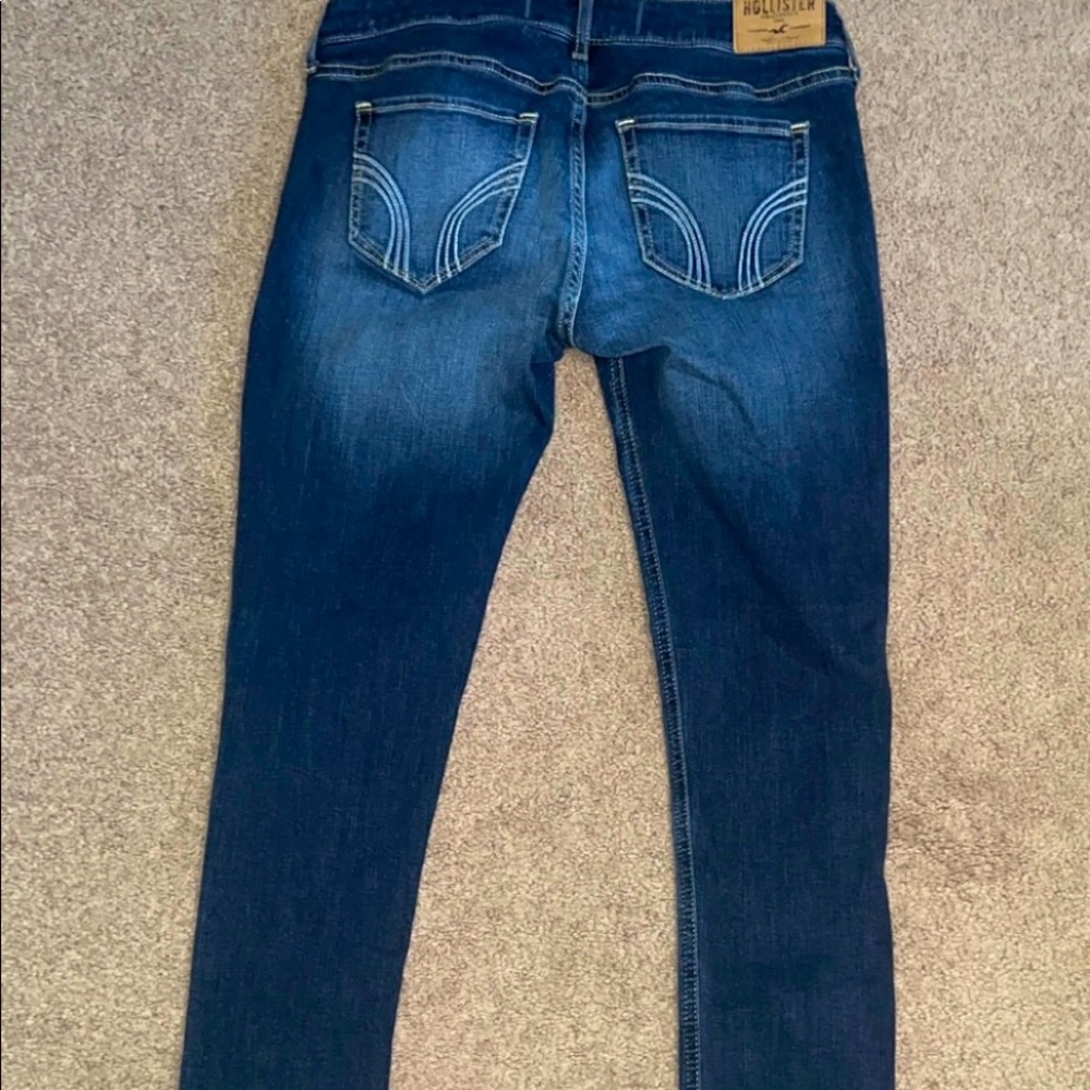 Size 5R woman’s hollister jeans !